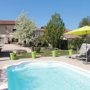 https://les-trois-maisons.hotels-rhonealpes.com
